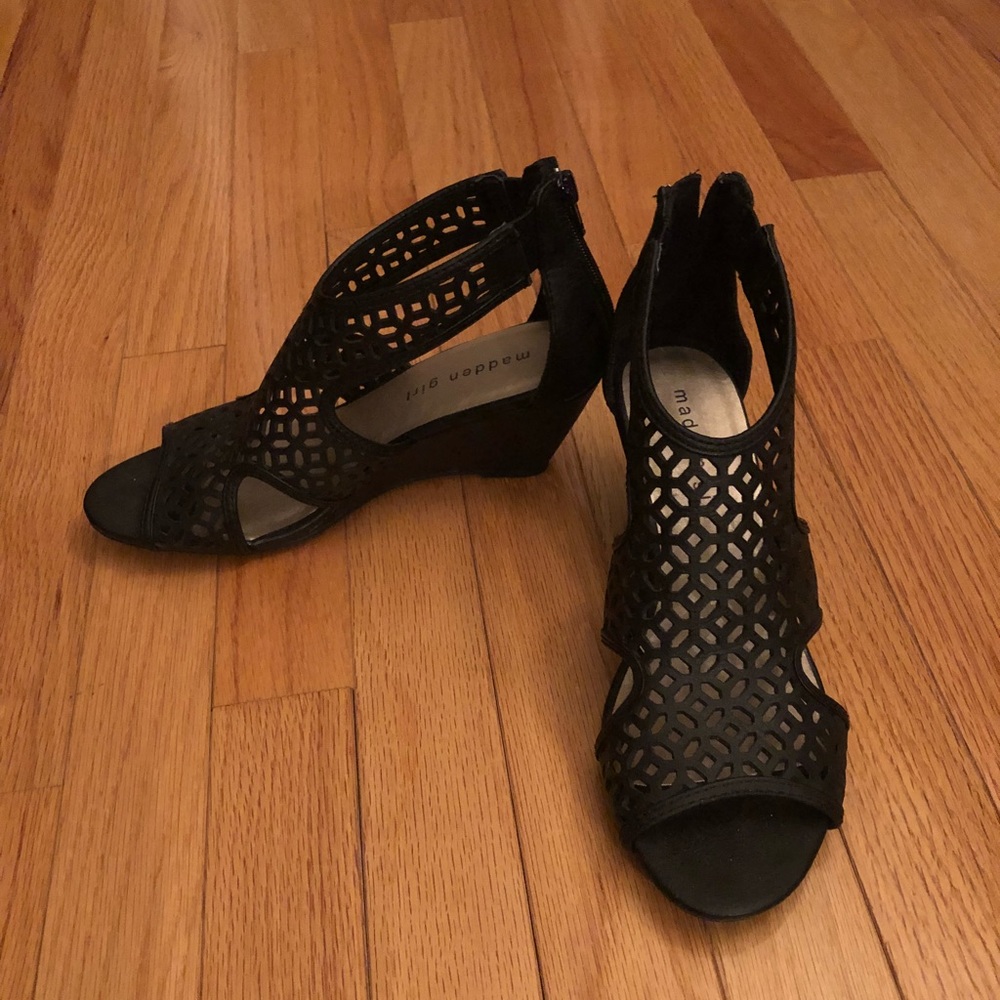 Madden Girl Wedges